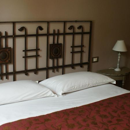 La Finestra Sul Po - Agriturismo Monticelli dʼOngina Extérieur photo