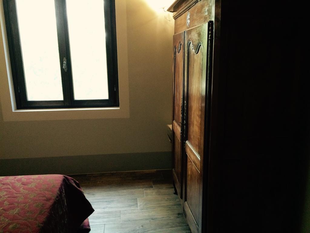 La Finestra Sul Po - Agriturismo Monticelli dʼOngina Chambre photo