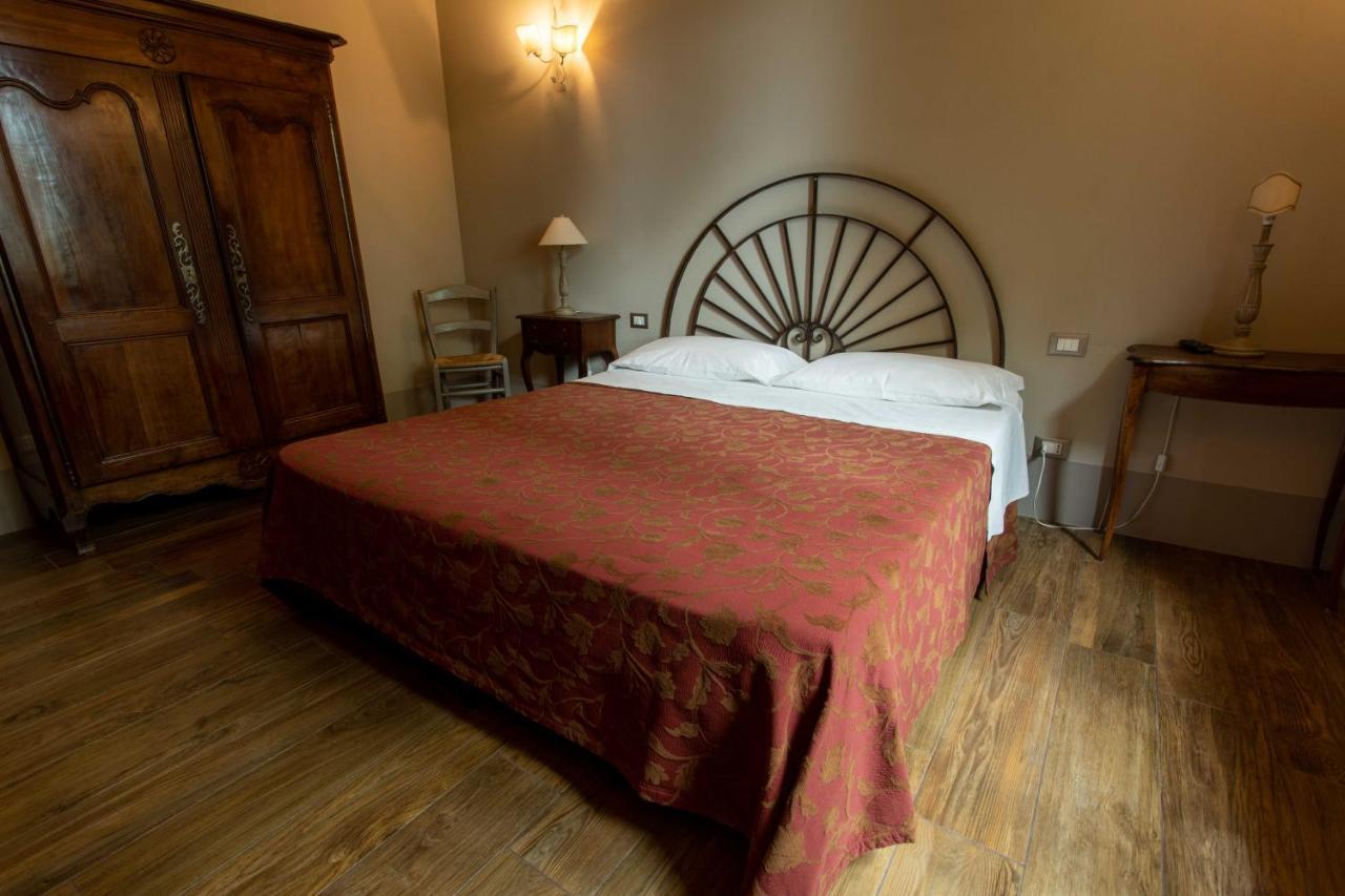La Finestra Sul Po - Agriturismo Monticelli dʼOngina Extérieur photo