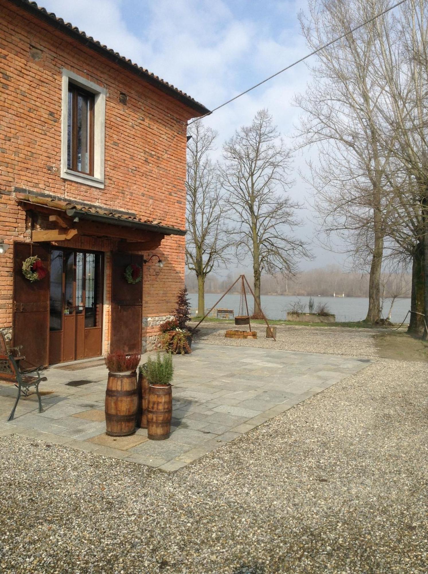 La Finestra Sul Po - Agriturismo Monticelli dʼOngina Extérieur photo