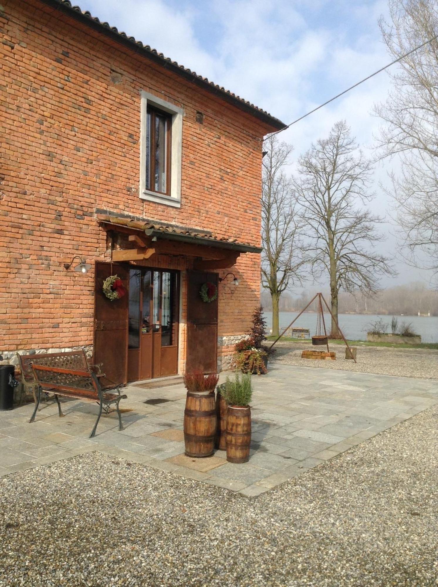 La Finestra Sul Po - Agriturismo Monticelli dʼOngina Extérieur photo