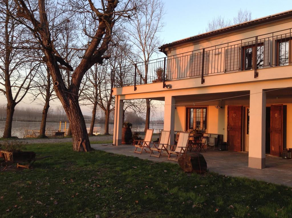 La Finestra Sul Po - Agriturismo Monticelli dʼOngina Extérieur photo